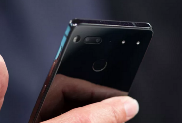 Andy Rubin Essential telefonun birkac hafta icinde gelecegini soyledi