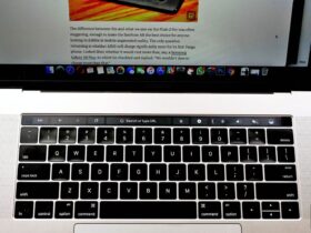 Chrome MacBook Pronuzun Dokunmatik Cubugu ile guzel bir sekilde oynuyor