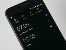 Android O Destekli Dark Theme ile Guncellenen Google Saat Uygulamasi