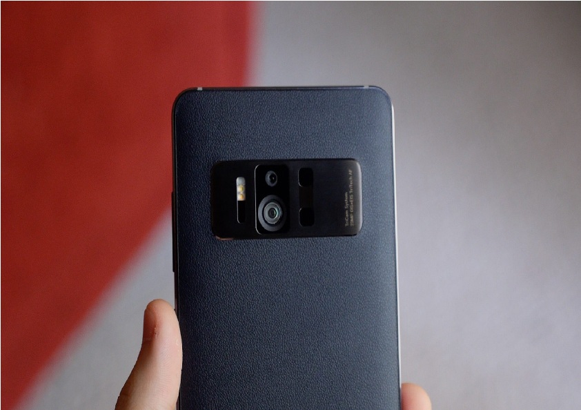 Asus ZenFone AR Simdi Amazonda 599 dolara satisa sunuluyor