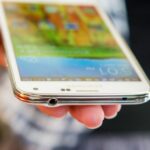 Galaxy S5 kaza sonucu ucaktan dustu Saglamlik testinden gecti Video