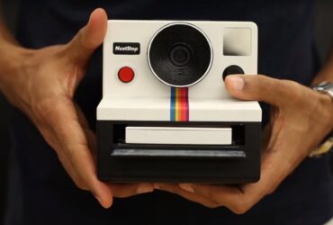 Instagif GIFleri basan bir Polaroid fotograf makinesi