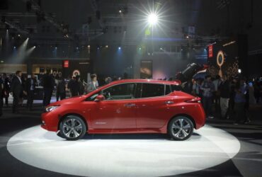 Nissan daha fazla menzilli elektrikli otomobilini gosteriyor
