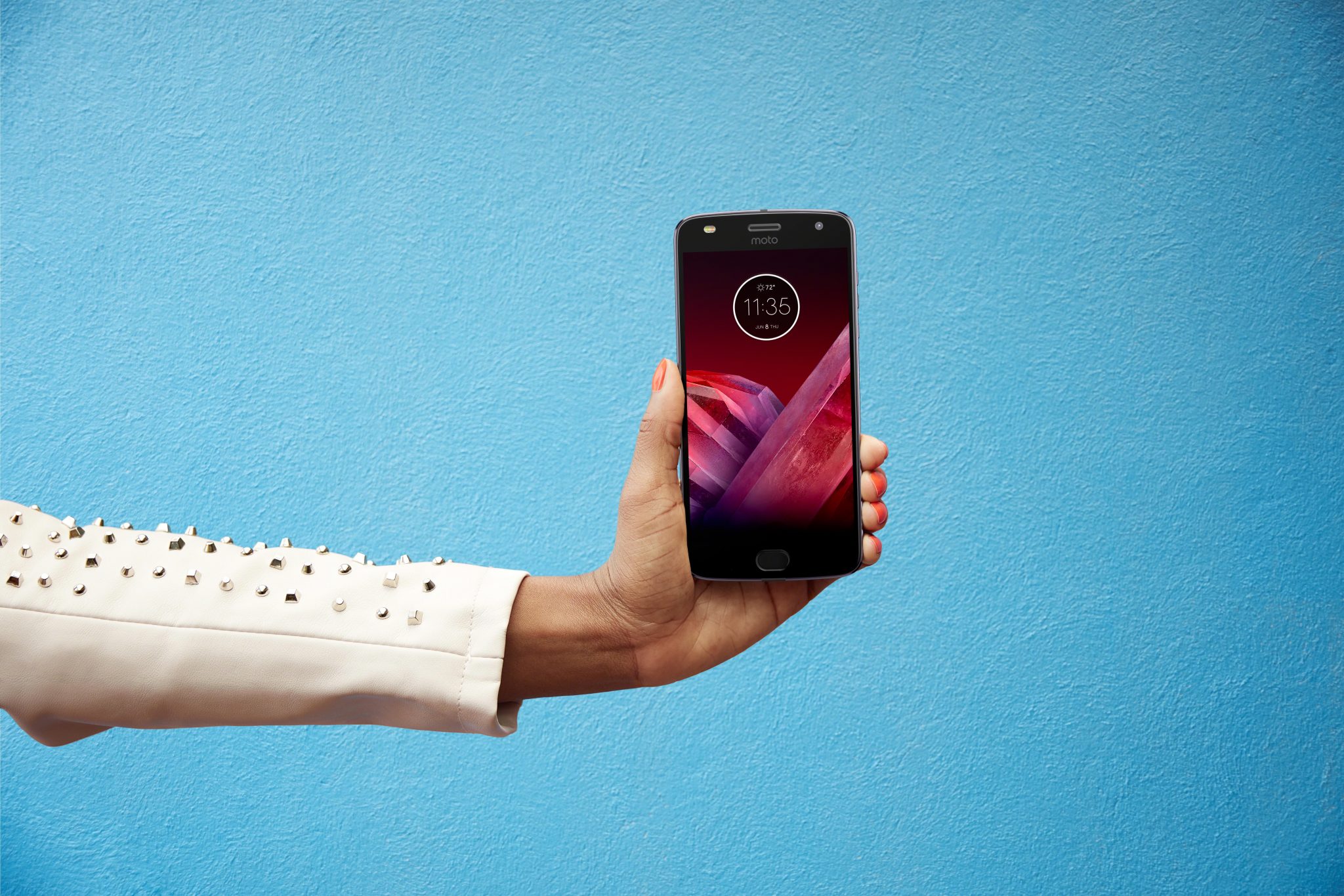 Moto Z2 Play Daha Önce Hiçbir Telefonda Görmediğiniz Yepyeni Özellikleriyle Geldi!