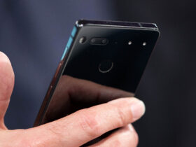 Essential Phone simdi 499 dolar Orijinal fiyatindan 200 dolar daha dusuk