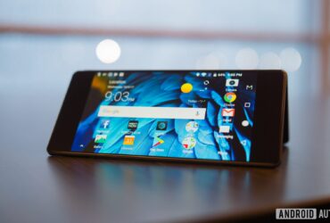 İki Ekranlı Katlanır Telefon