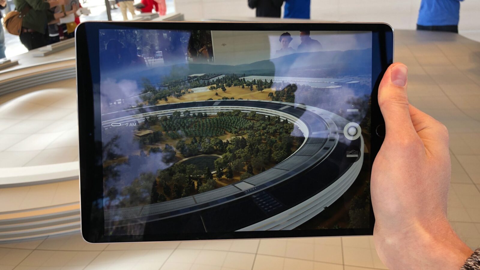 Apple Park Ziyaretci Merkezi AR kampus deneyimiyle ugrasiyor Video