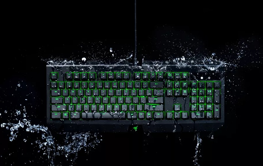 Razerin yeni mekanik oyun klavyesi suya ve toza dayanikli