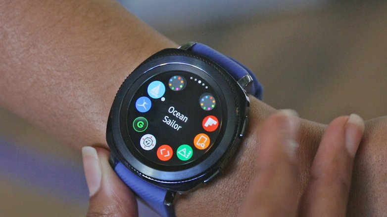 Samsung Gear S3 smartwatch icin Tizen 3.0 guncellestirmesini duyurdu