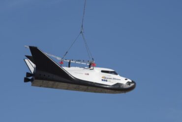 Turk cifte ait uzay ucagi Dream Chaser deneme ucusunu basariyla gecti3
