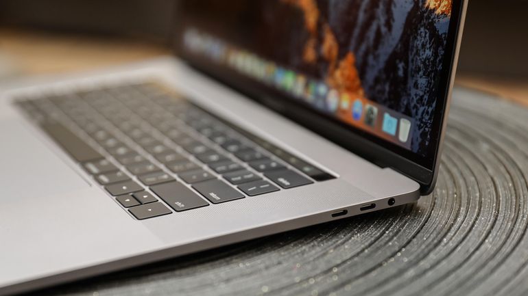 apple macbook pro 1