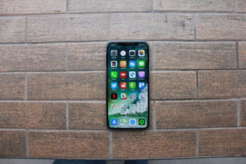 iOS 11.1.2 guncellemesi iPhone Xdeki soguk hava hatasini gideriyor