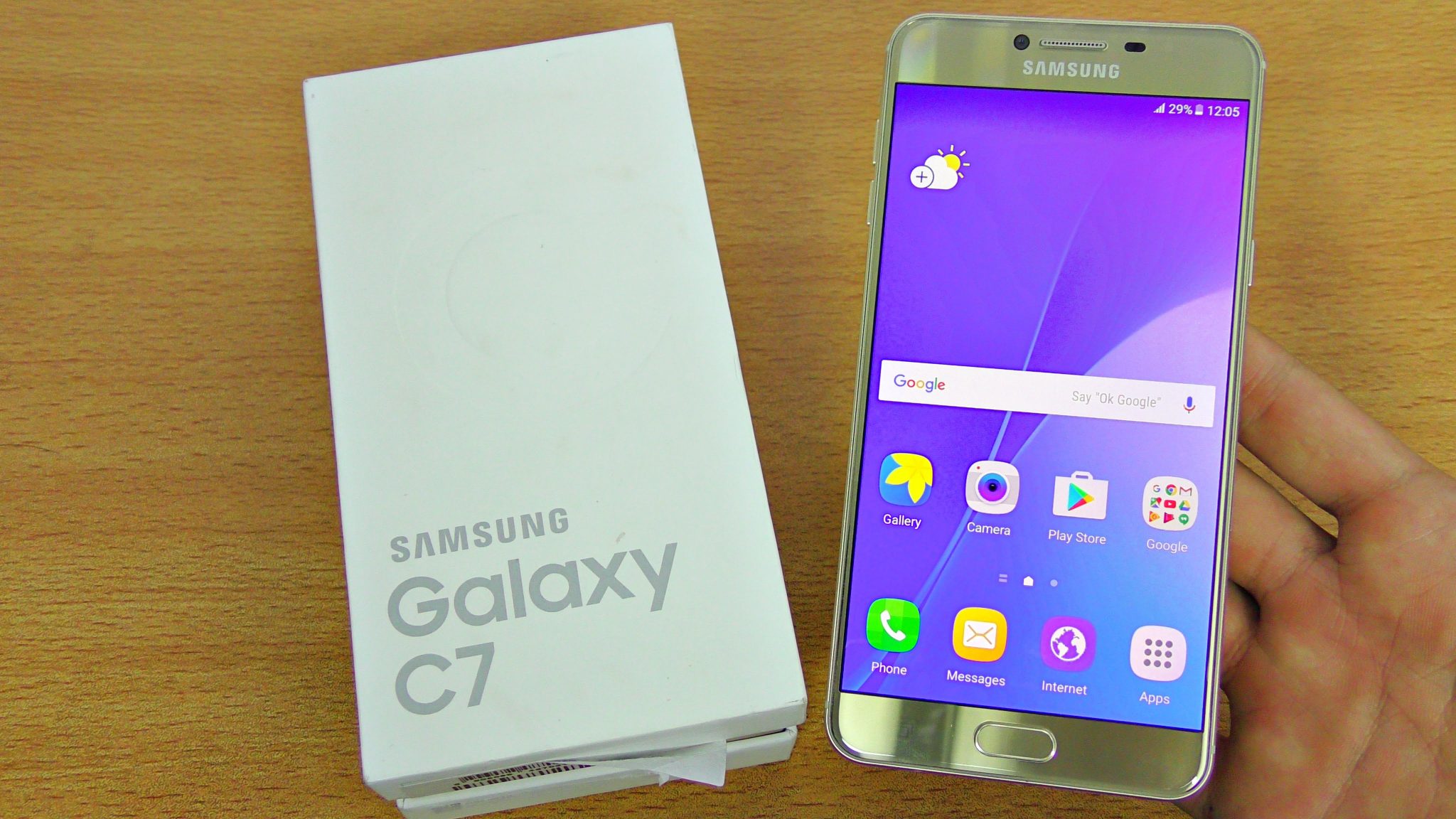 Beklenen Güncelleme Samsung Galaxy C7 İçinde Yayınlandı