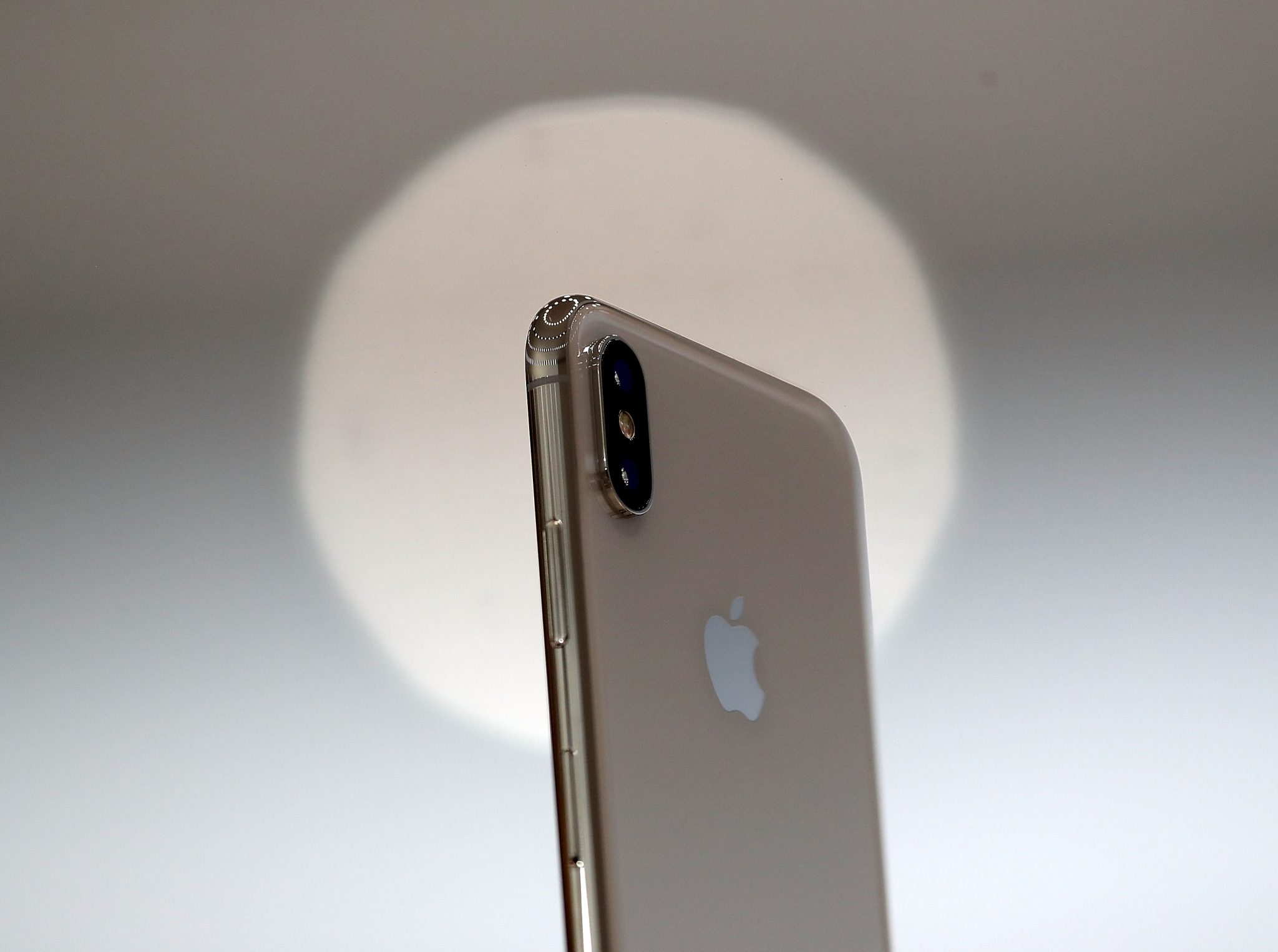 Büyük pilli, 6.5 inch iPhone X Plus modeli geliyor!