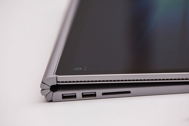 MICROSOFT SURFACE PHONE A CLOSER LOOK AT ITS FOLDABLE DESIGN AND FEATURES 1