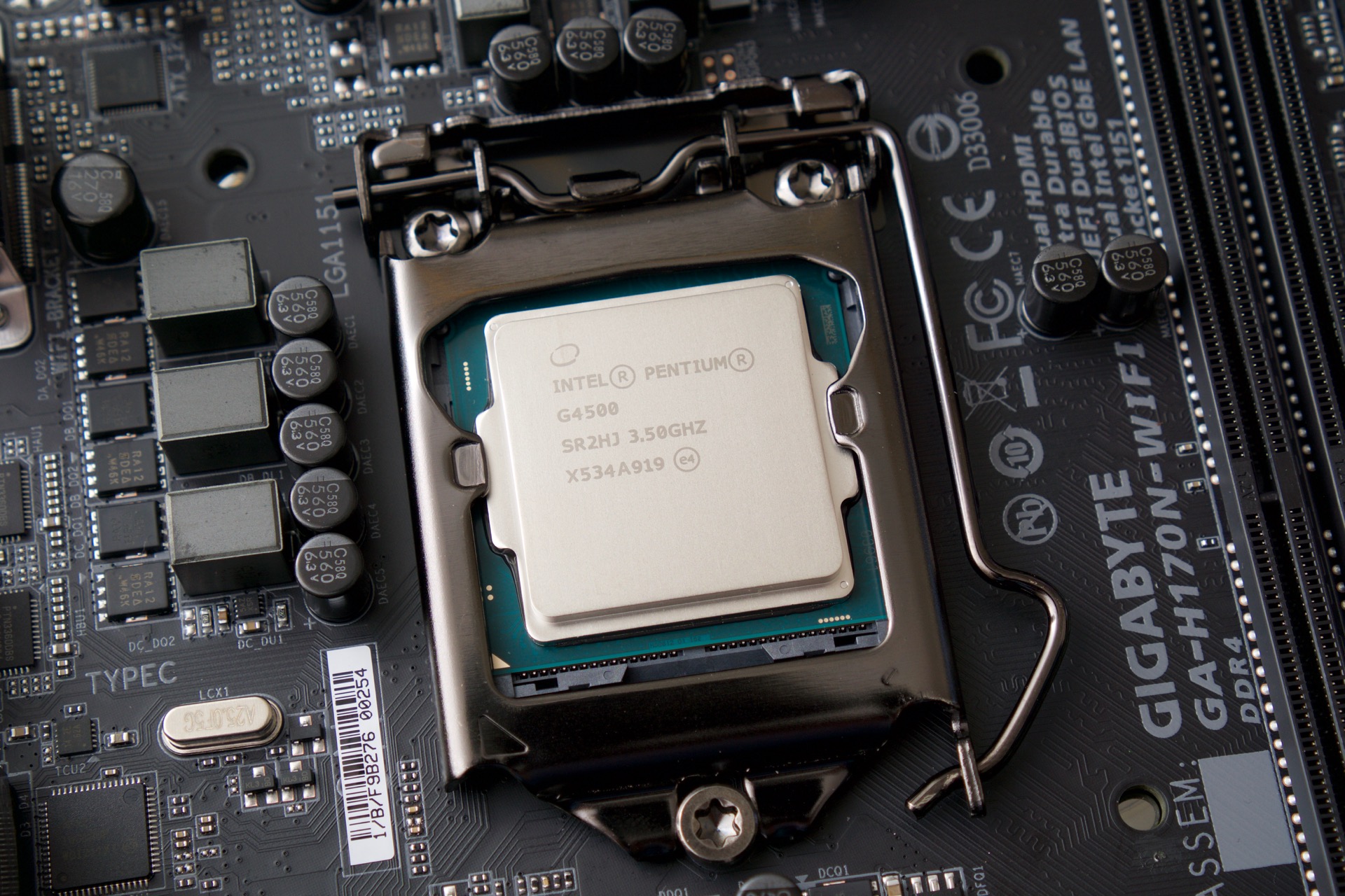 Intel’in son on senede ürettiği işlemcilerde çok ciddi güvenlik açığı olduğu ortaya çıktı!