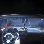 Elon Musk spor arabayi uzaya gonderdi1