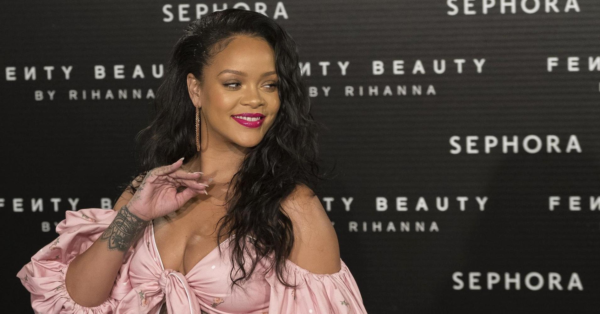 Rihanna, şiddet içerikli reklamından ötürü Snapchat’e demediğini bırakmadı