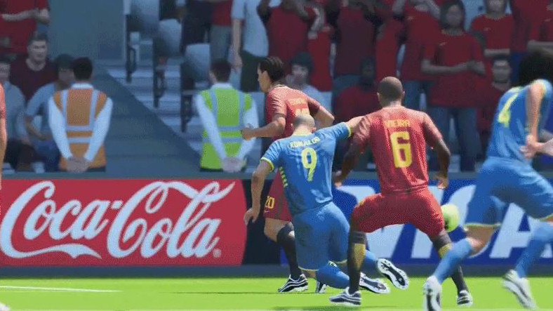 Canli FIFA Oyununda Ilginc Hakem Hatasi