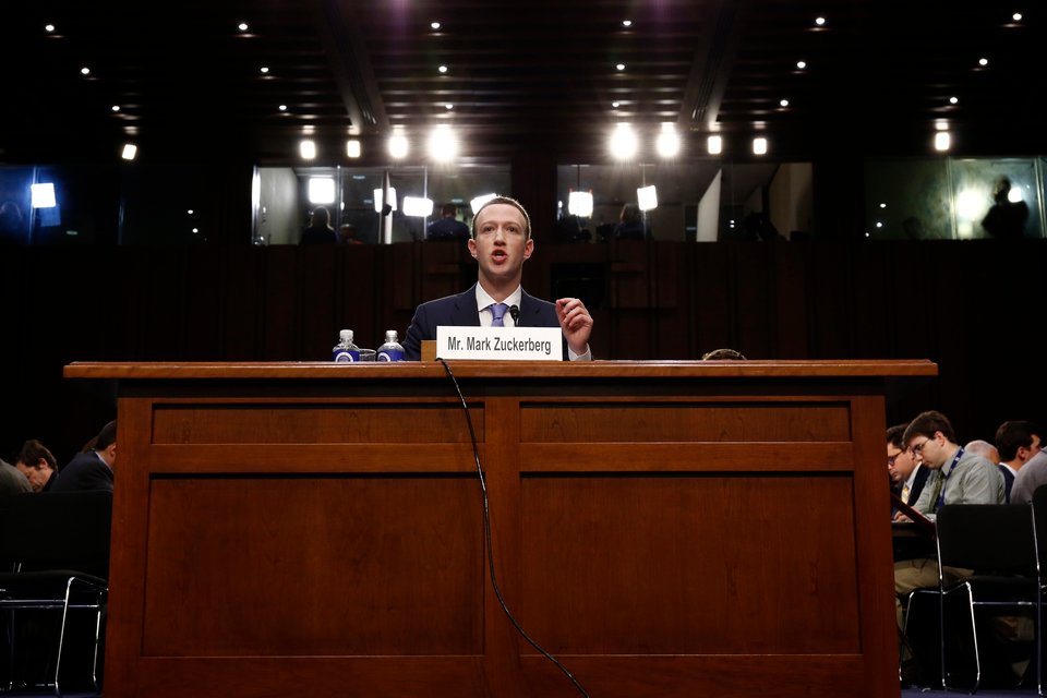 Facebook Skalncak Mark Zuckerberg 1 1