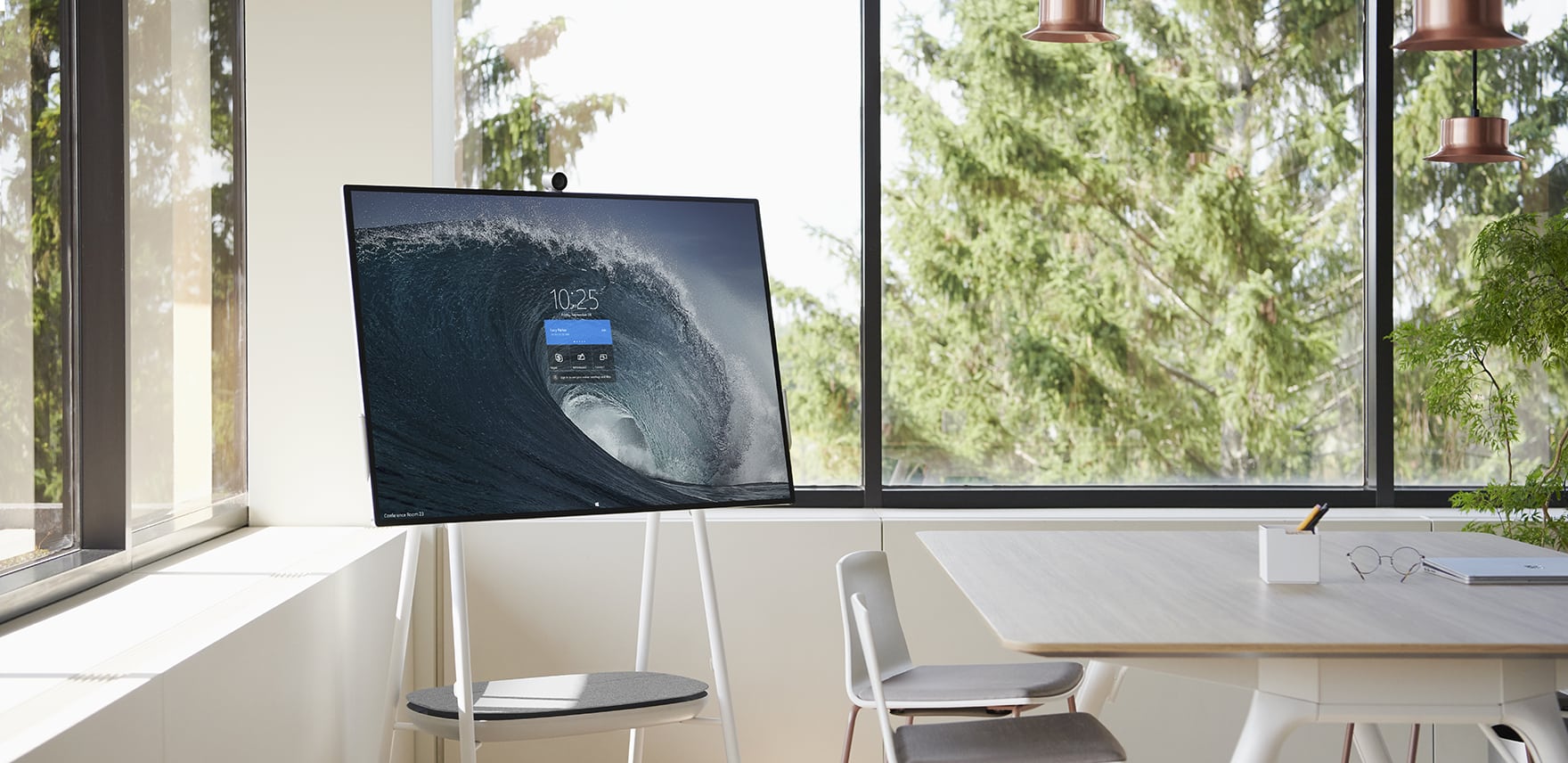Microsoft, 50.5 inç’lik Surface Hub 2’yi tanıttı!