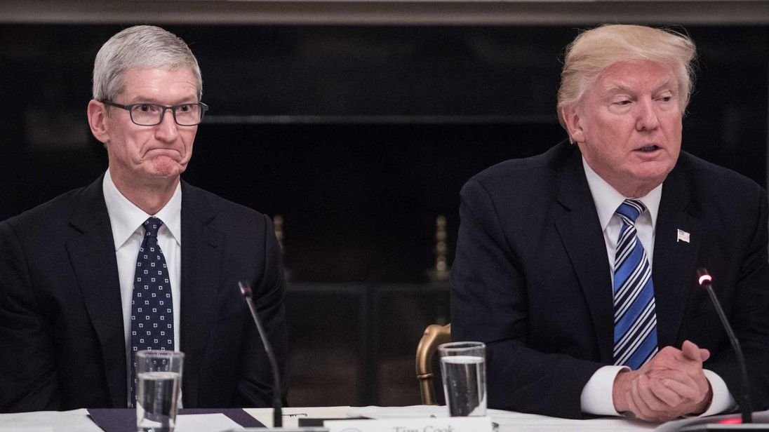 Tim Cook Trump