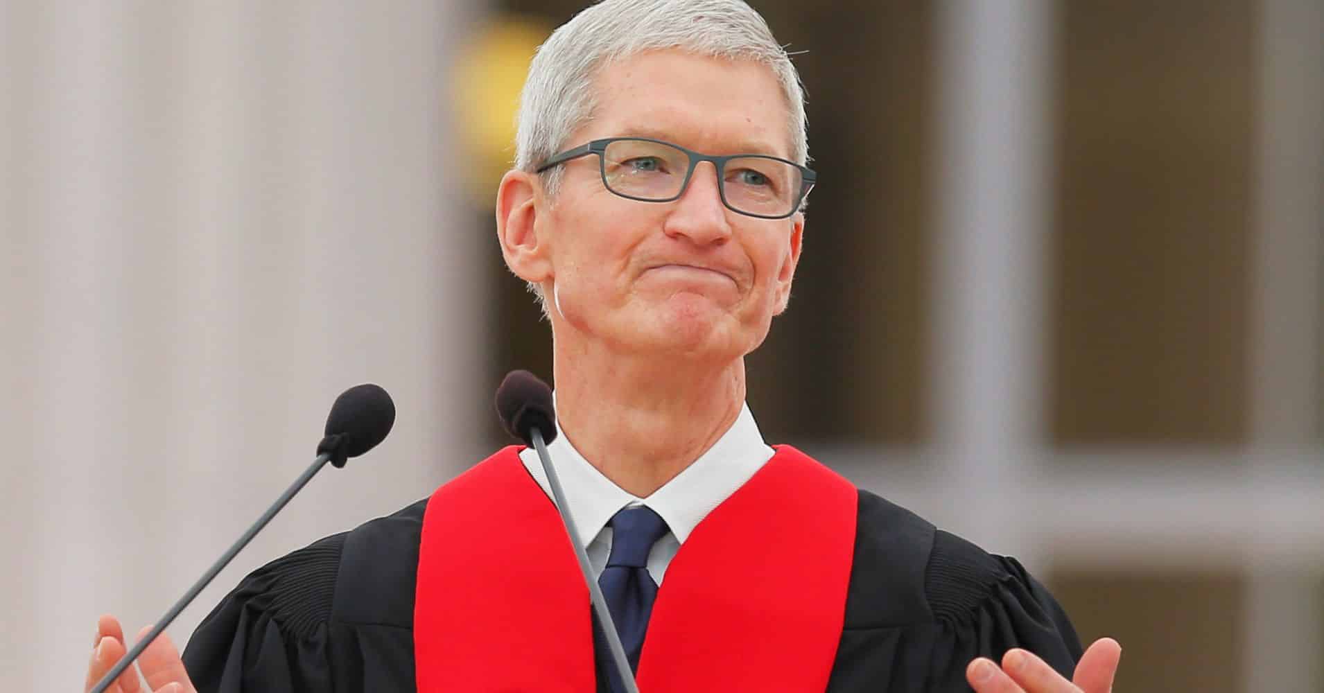 Tim Cook, Apple’ı 1 trilyonluk şirket yaptığı için 125 milyon dolarla ödüllendirilecek