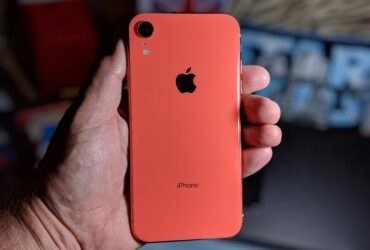 iPhone XR 1