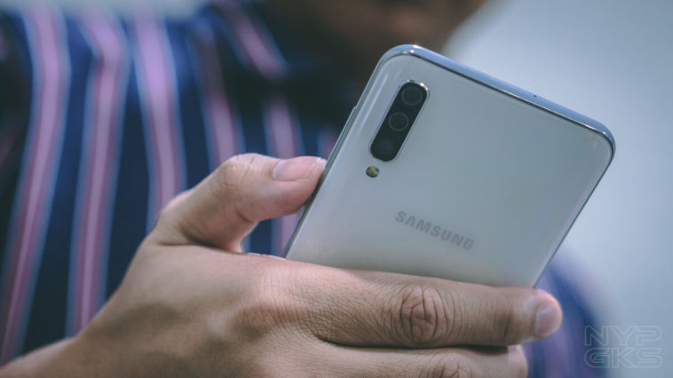 Samsung Galaxy A30 Beyaz 1