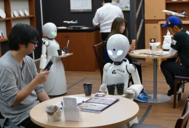 İnsan Zekasına Sahip Robot Kafe Açıldı