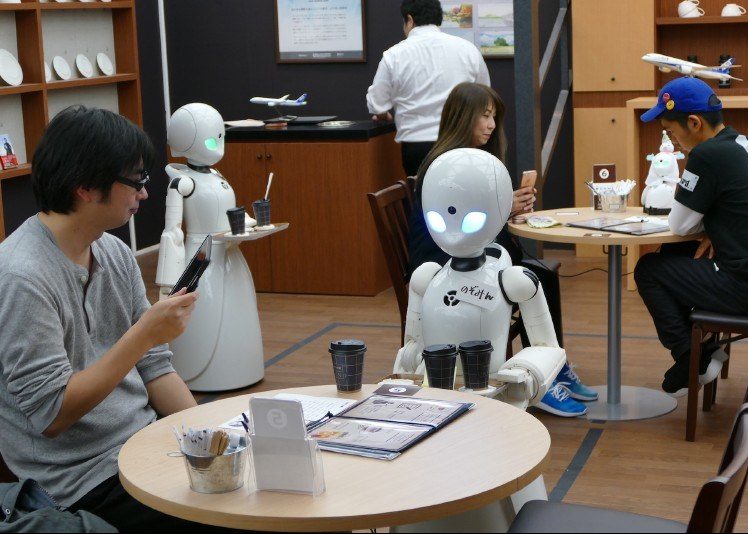 İnsan Zekasına Sahip Robot Kafe Açıldı