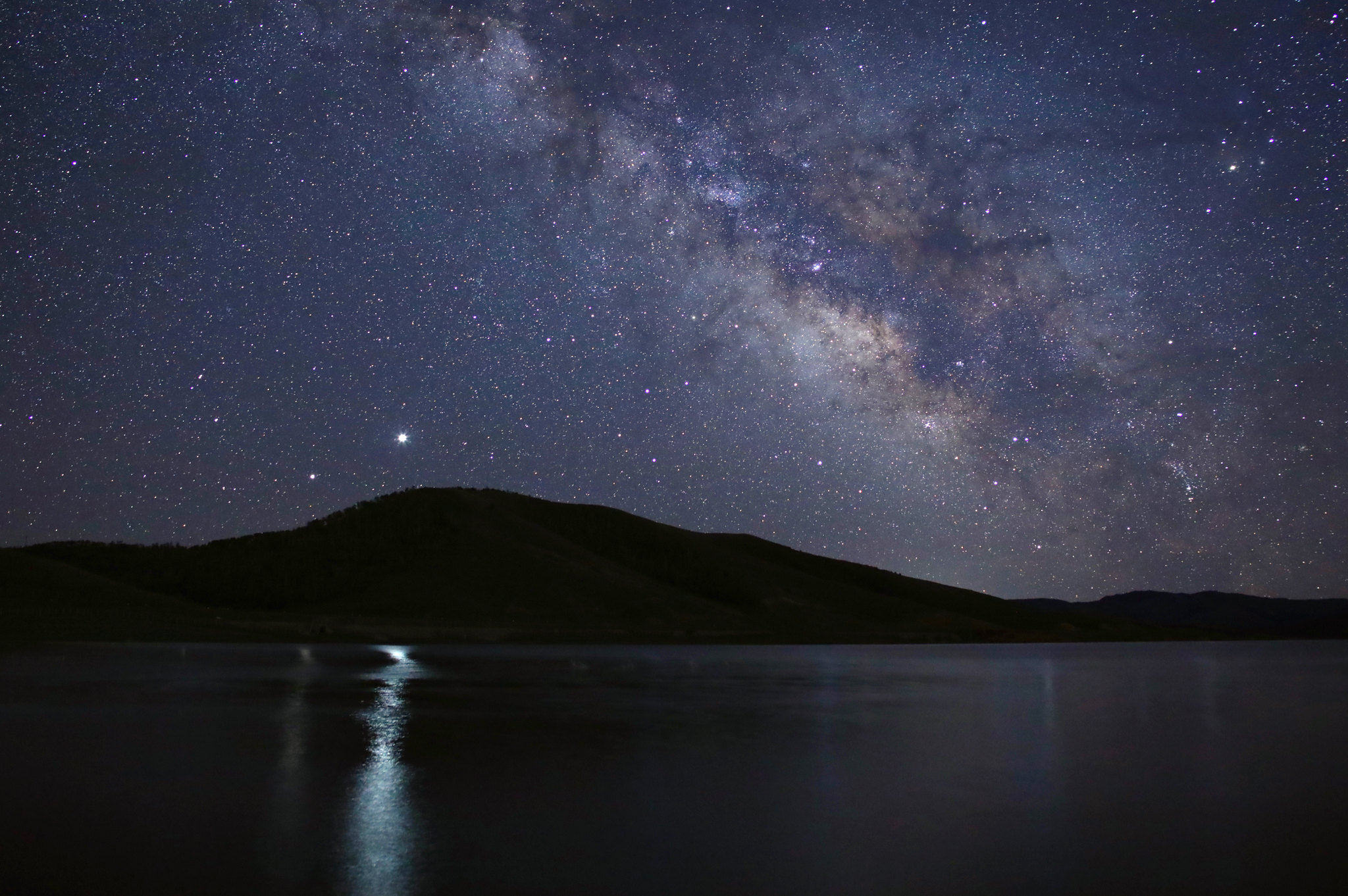 NASA, Satürn ve Jüpiter Gezegenlerinin Kesiştiği Anın Fotoğrafını Paylaşmıştır.