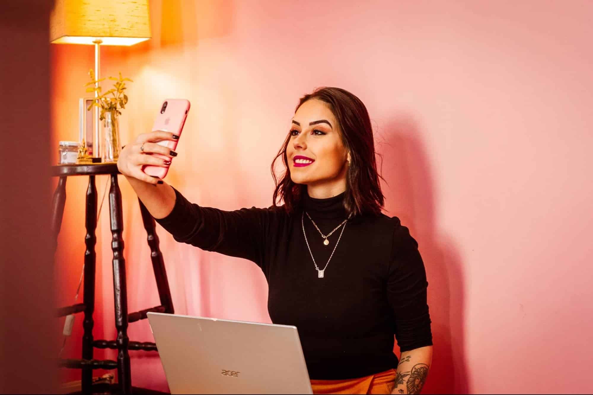Influencer Nedir, Ne İş Yapar?