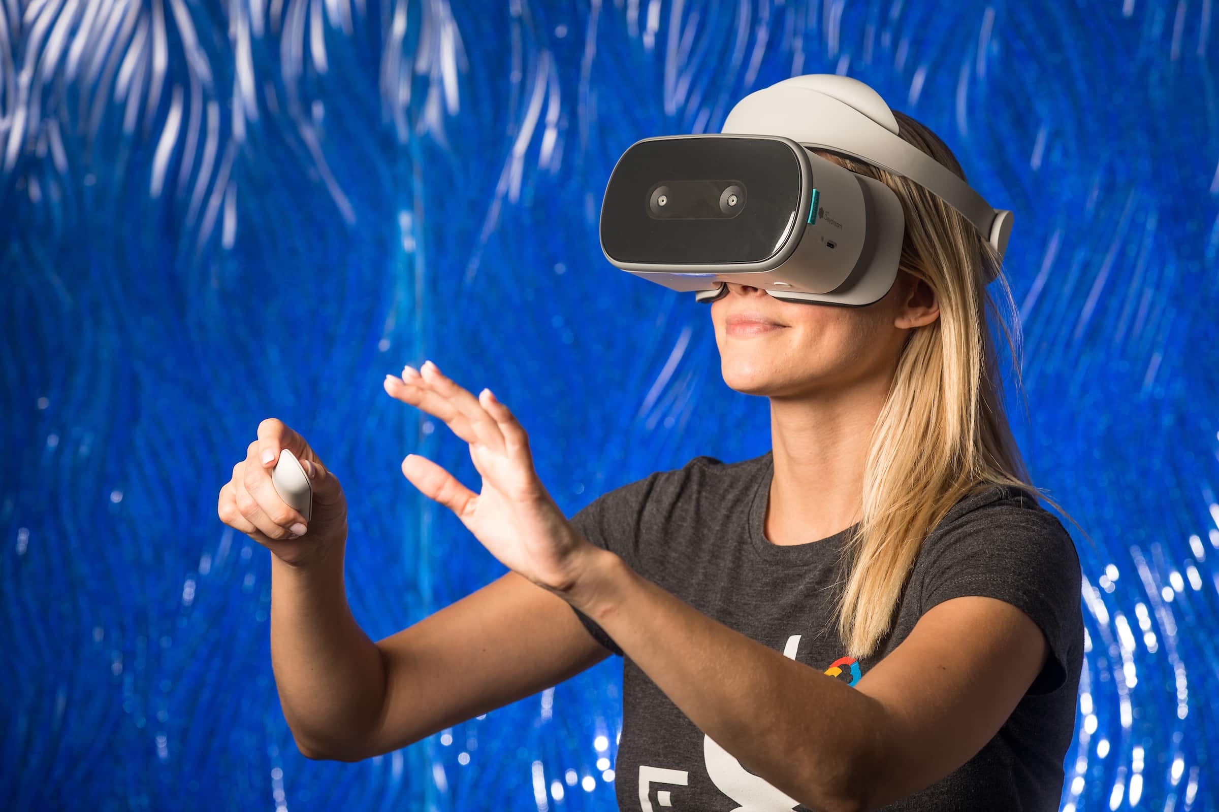 Sanal Gerçeklik (VR) Ve Arttırılmış Gerçeklik (AR) Teknolojisi Kullanım Alanları Ve Potansiyeli