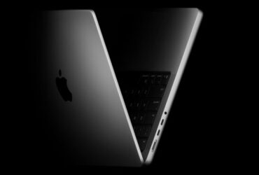 Apple MacBook Pro 14 in hero 251015 big.jpg.large 2x 660x371 1
