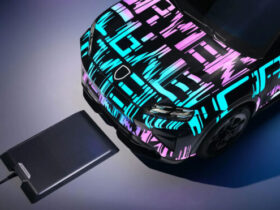 Elektrikli Porsche Cayenne için sunulacak kablosuz şarj altyapısı hakkında dikkat çekici yeni bilgiler verildi 66 Cayenne E4 3008 660x371 1