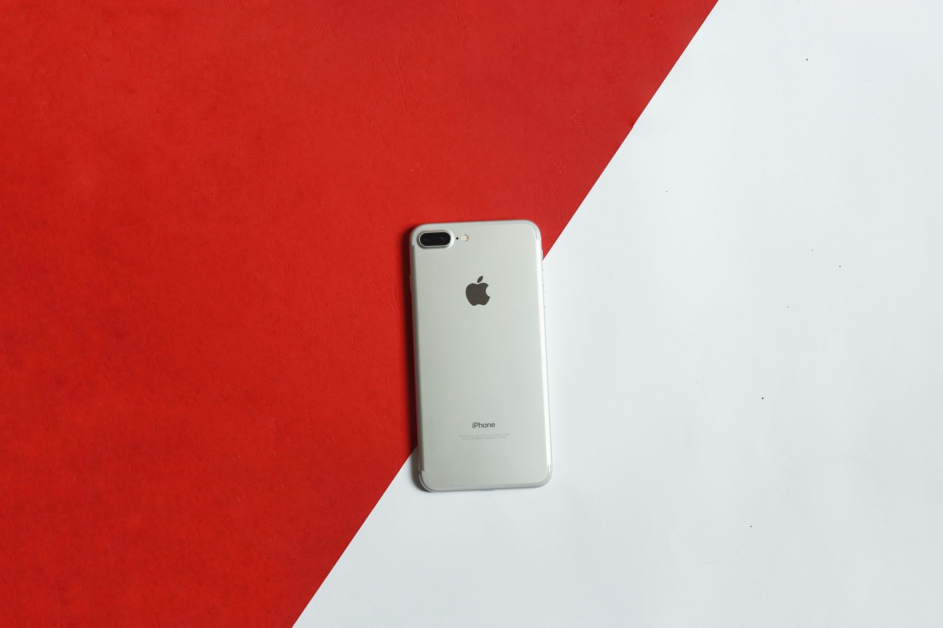 Apple, Siri’ye ChatGPT Eklemini Gizledi