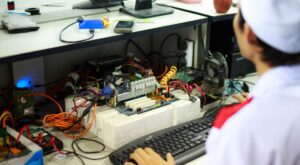 FSR 4.1 Beklentileri Üzüldü: AMD’nin Yeni Sürüm FSR 3.1’den Daha Yavaş
