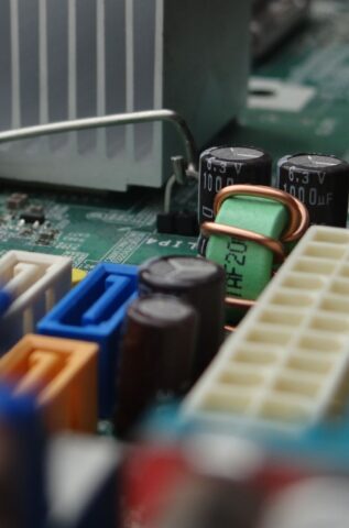 Intel’in Amiral Gemisi İşlemci 474W Gücüyle Dev Fark Yaratıyor