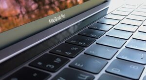 Apple macOS 28 İçin İlki Yeni Özellik: Kullanıcıları Şok Ediyor