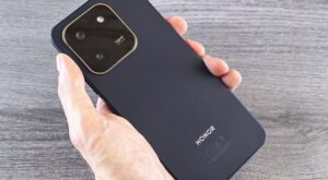 HONOR Magic V6, GLOMO’da iki ödüle birden layık görüldü