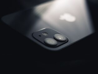 iPhone’da Çalışan İlk Yapay Zeka Modeli Çıkıyor: Apple’nın İkinci Adımı
