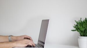 İşten Çıkarma Kararı, Sosyal Medyayı Sarsıyor İşten Çıkarma Kararı, Sosyal Medyayı Sarsıyor