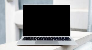 Surface Laptop 8 GB RAM Modeli Kullanıcıları Şok Ediyor