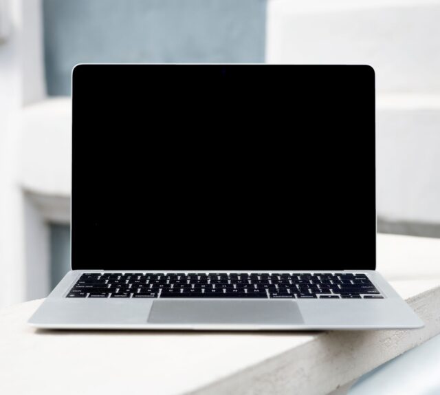 Surface Laptop 8 GB RAM Modeli Kullanıcıları Şok Ediyor